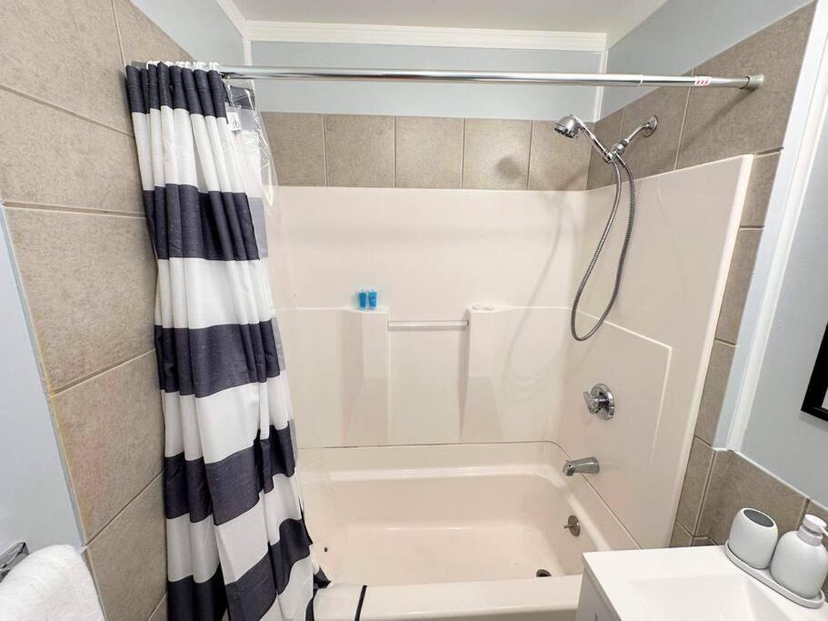 Like 4-Star Hotel, But Cheaper! ポータケット エクステリア 写真